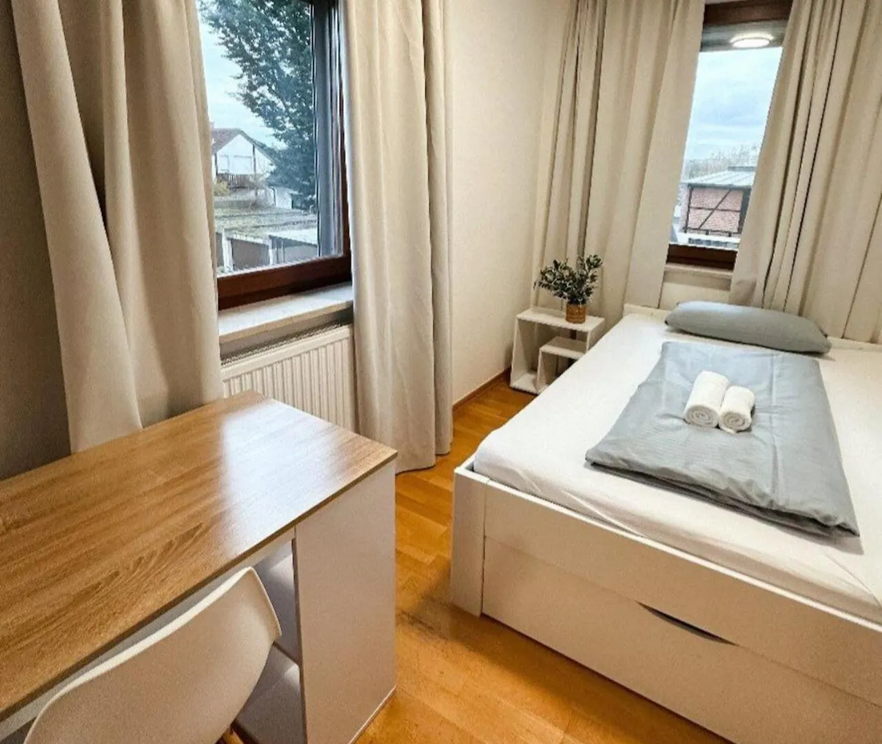Sali Homes K39 Monte-Carlo -Spacious 6-Bedroom Apartment With Terrace And Garden Views In Bayreuth Ideal For Groups Germany